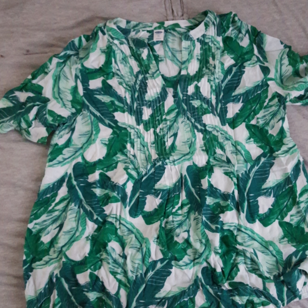 Old Navy top